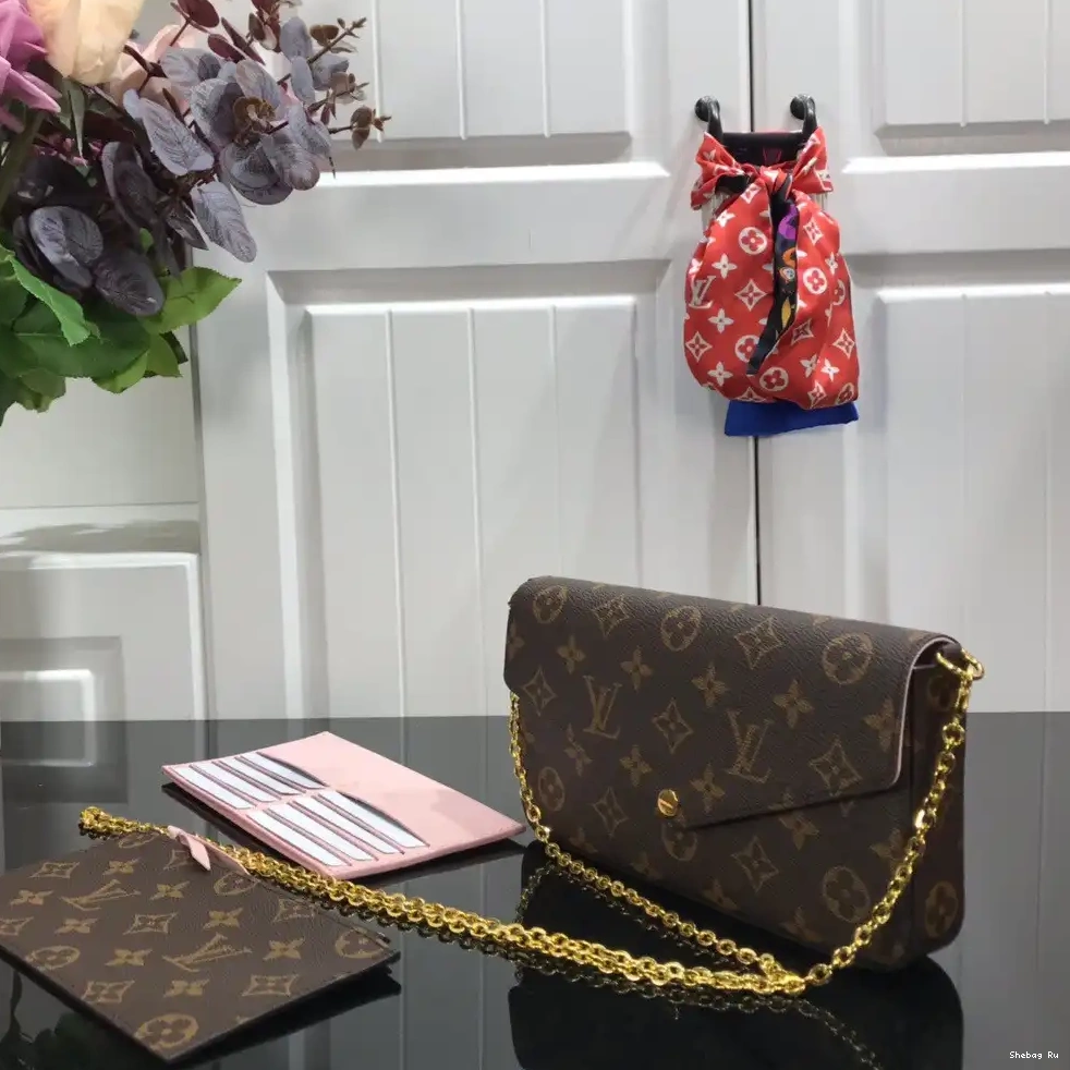 POCHETTE VUITTON FÉLICIE LOUIS 0630